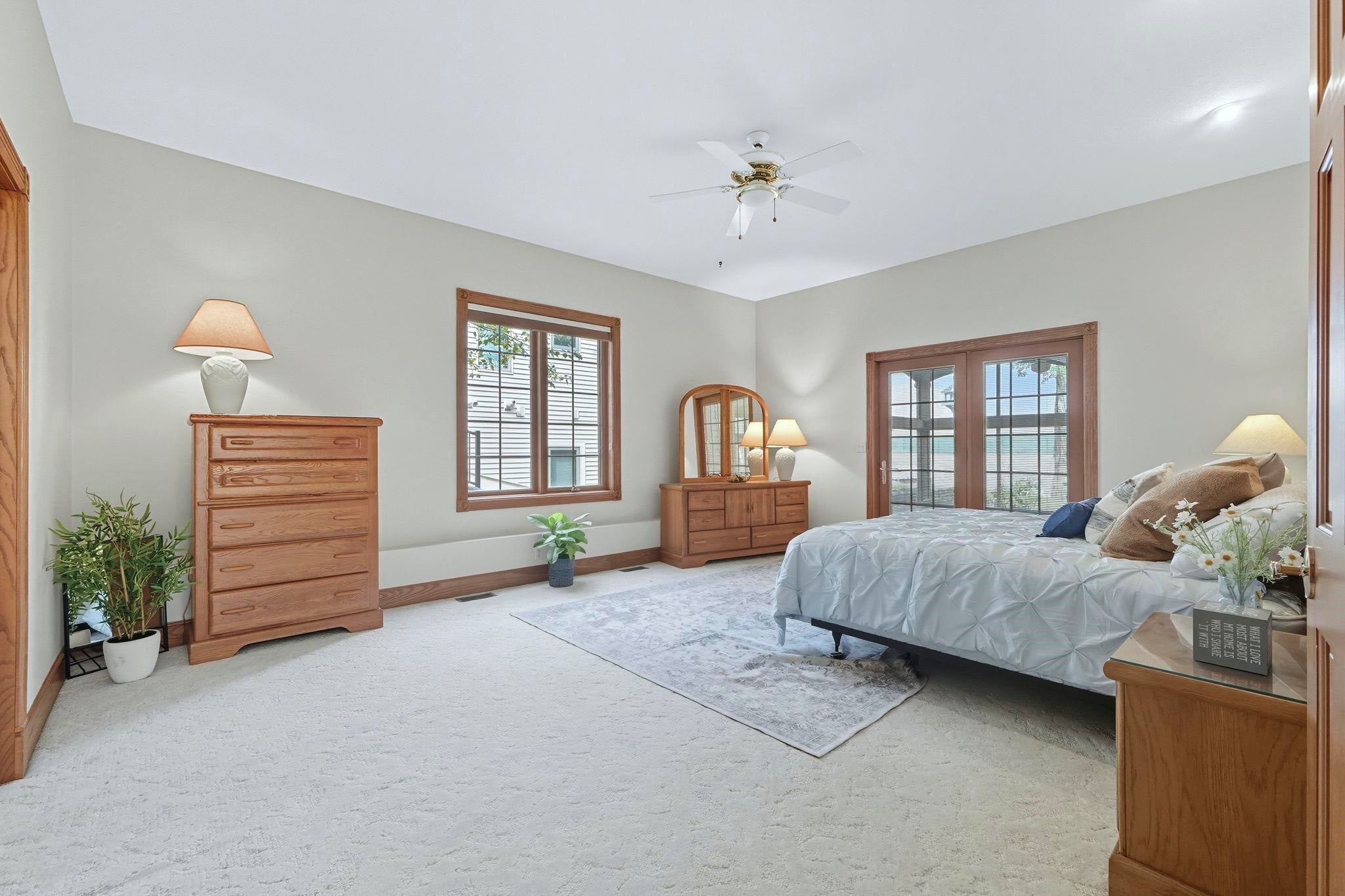 Angola, Indiana, 46703, United States, 5 Bedrooms Bedrooms, ,5 BathroomsBathrooms,Residential,Active,1907971