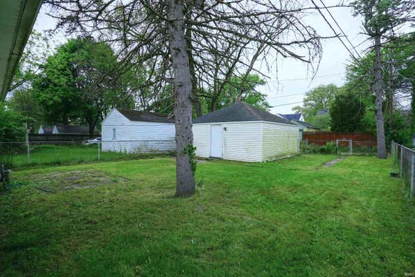 1645 N ADAMS ST, SOUTH BEND, IN 46628, photo 4 of 16