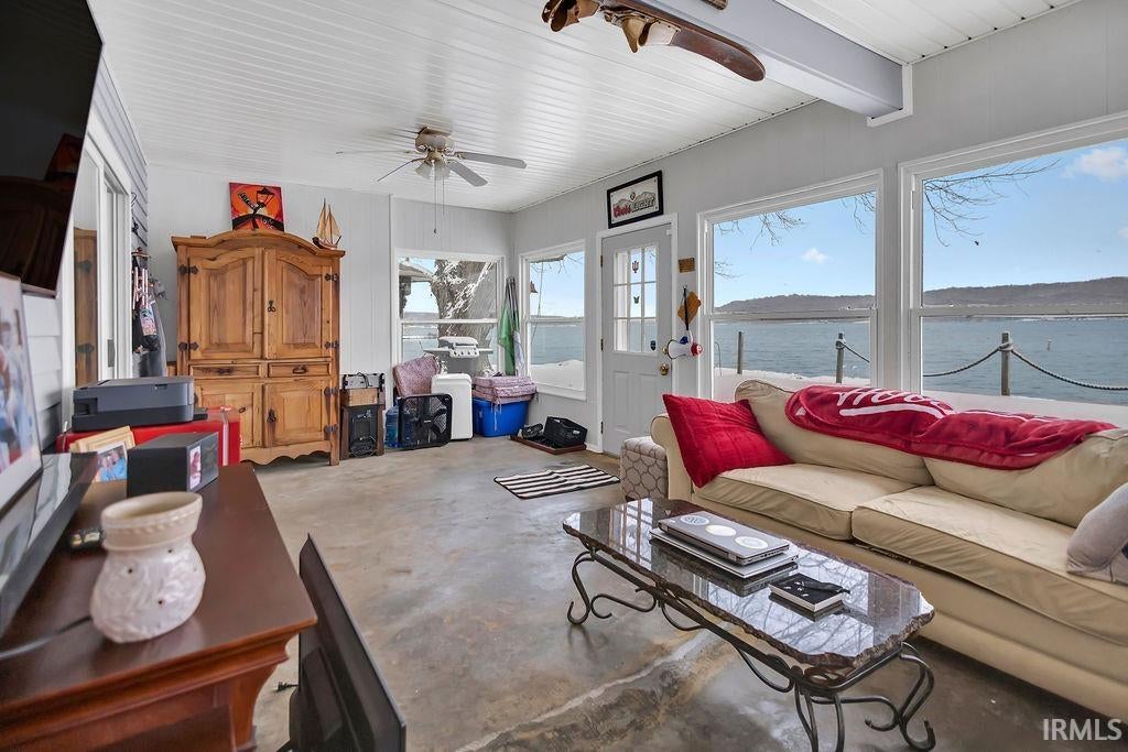 Unionville, Indiana, 47468, United States, 2 Bedrooms Bedrooms, ,2 BathroomsBathrooms,Residential,Active,2001339