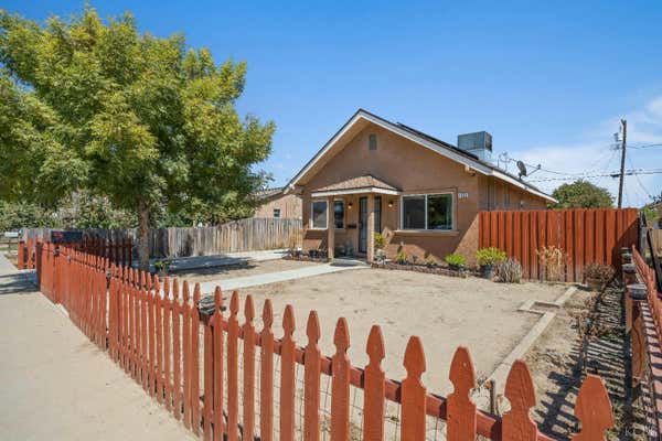 1052 S KLEIN AVE, REEDLEY, CA 93654 - Image 1