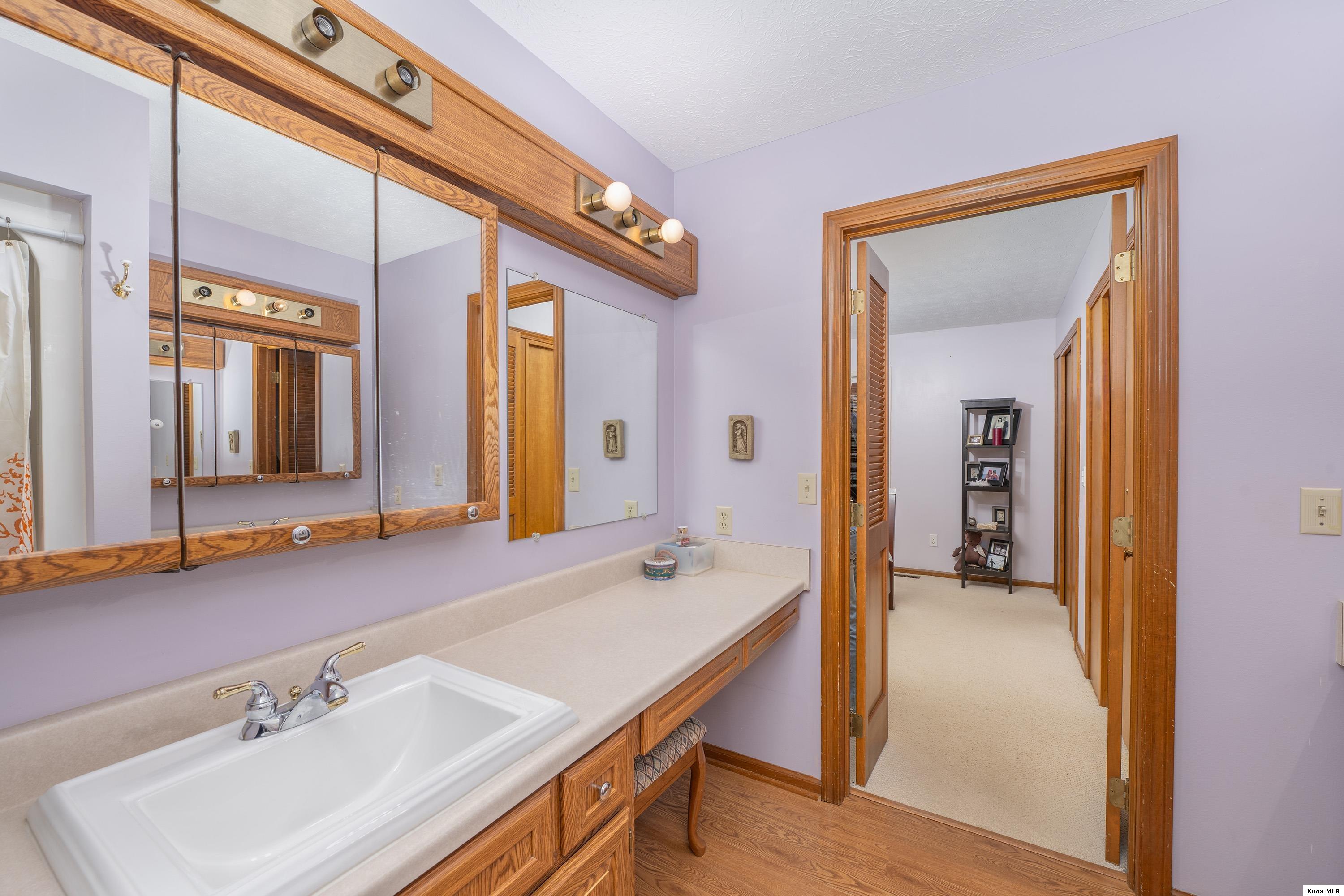 Howard, Ohio, 43028, United States, 5 Bedrooms Bedrooms, ,3 BathroomsBathrooms,Residential,Active,2044148
