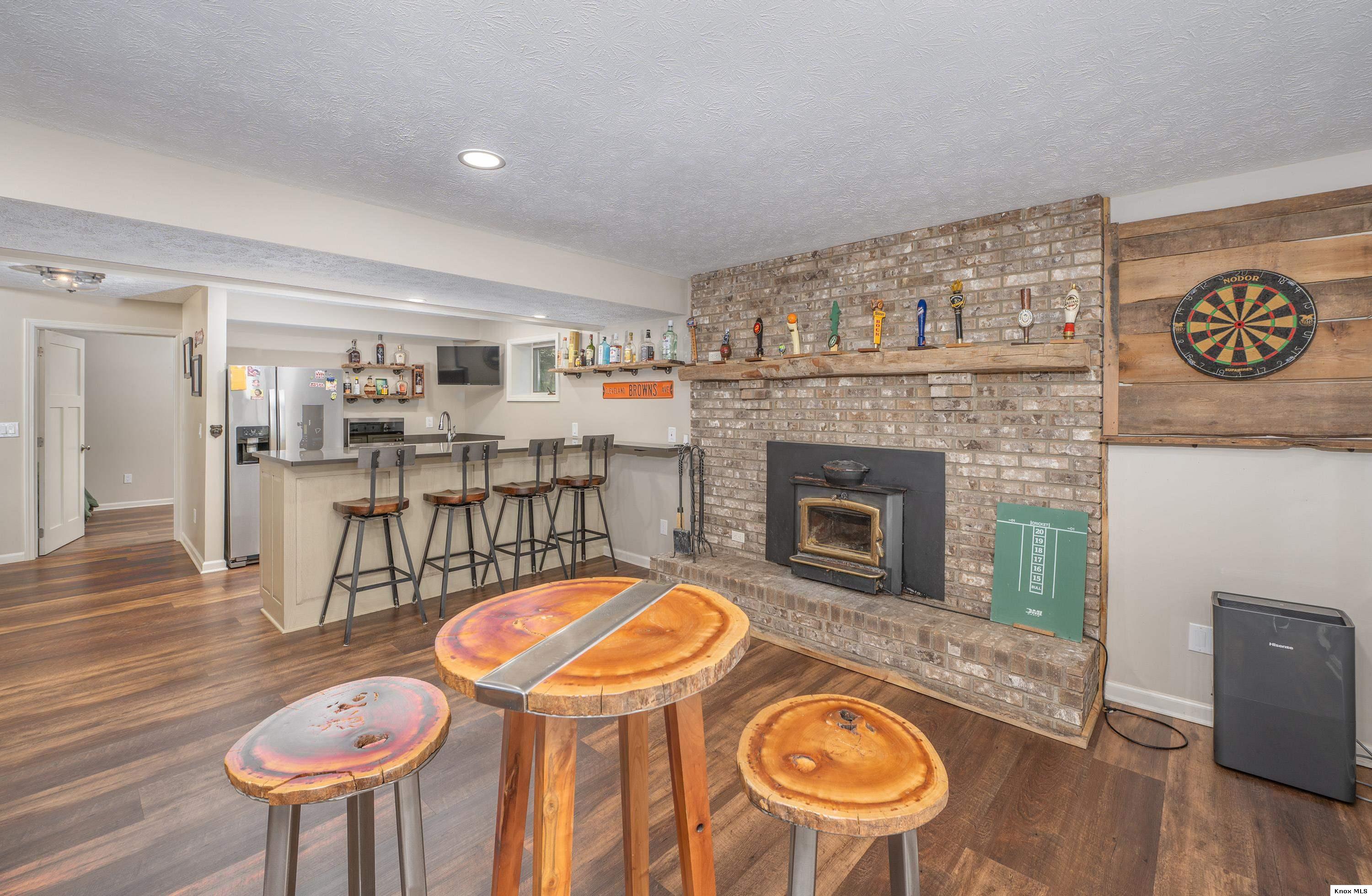 Howard, Ohio, 43028, United States, 5 Bedrooms Bedrooms, ,3 BathroomsBathrooms,Residential,Active,2044148