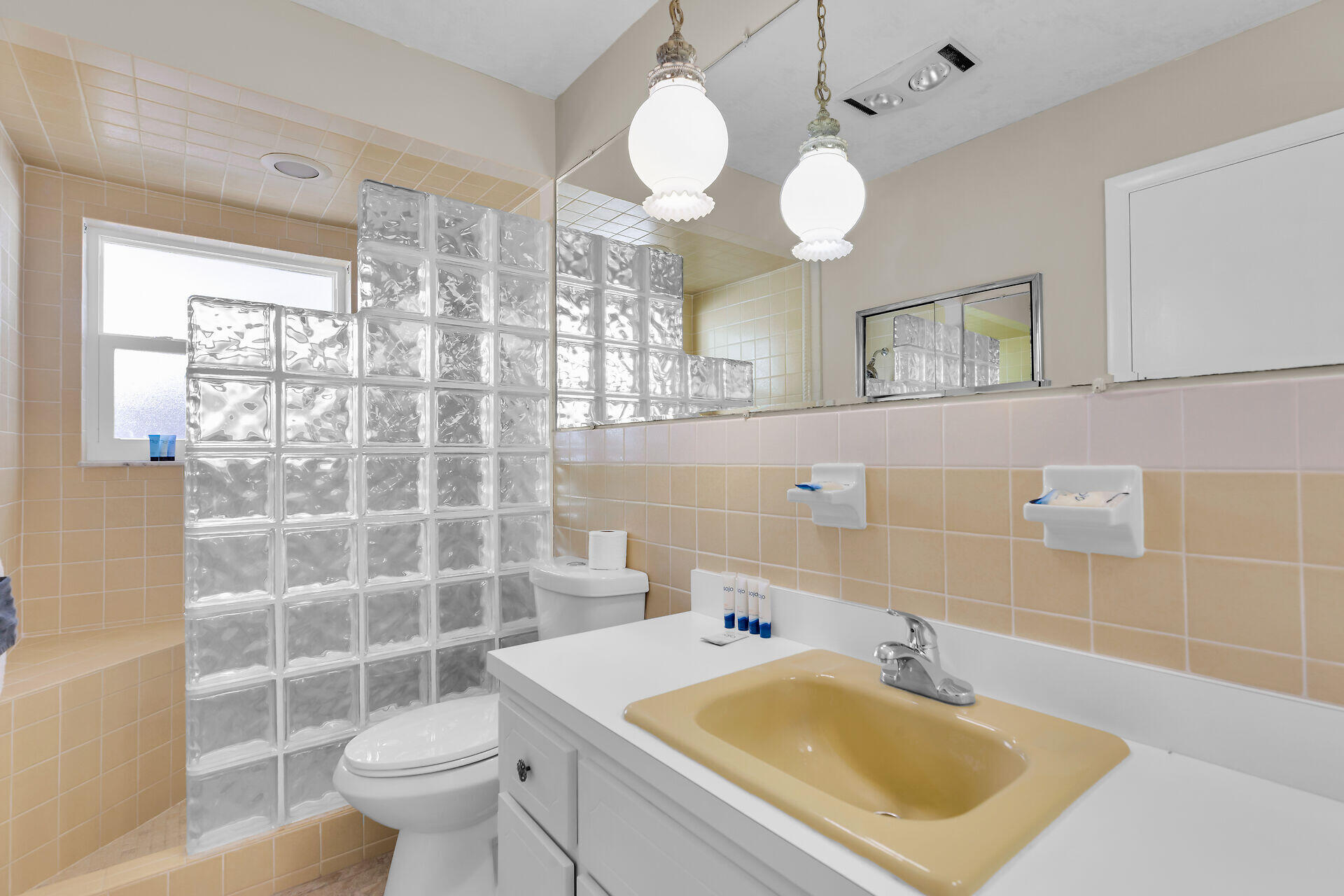 Marathon, Florida, 33050, United States, 3 Bedrooms Bedrooms, ,4 BathroomsBathrooms,Residential,Active,2007211