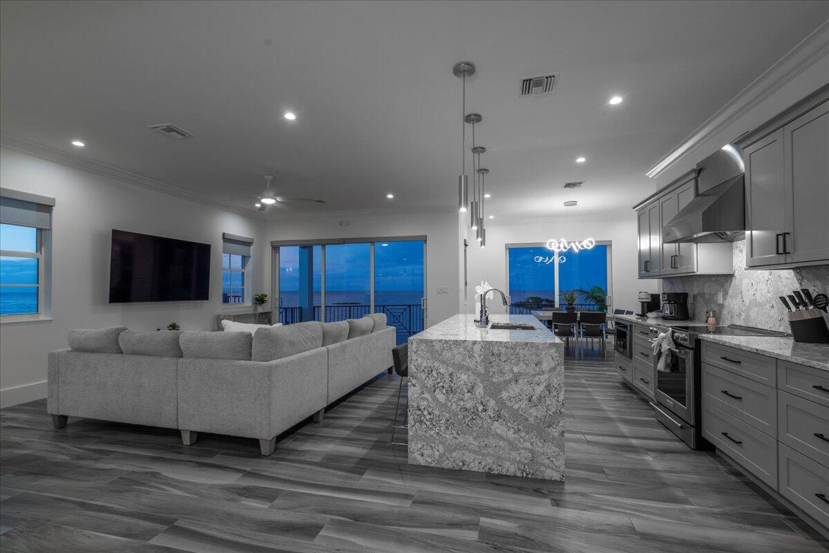 Marathon, Florida, 33050, United States, 5 Bedrooms Bedrooms, ,5 BathroomsBathrooms,Residential,Active,1998589