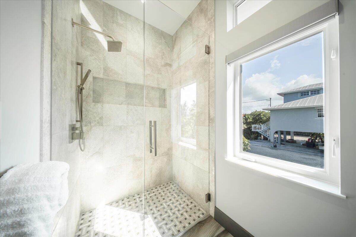 Marathon, Florida, 33050, United States, 3 Bedrooms Bedrooms, ,3 BathroomsBathrooms,Residential,Active,1998583