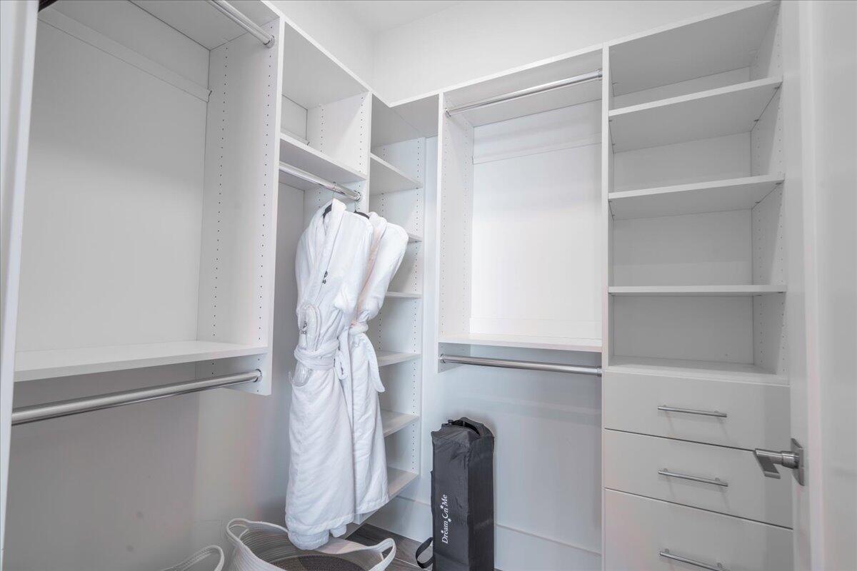 Marathon, Florida, 33050, United States, 5 Bedrooms Bedrooms, ,5 BathroomsBathrooms,Residential,Active,1998589