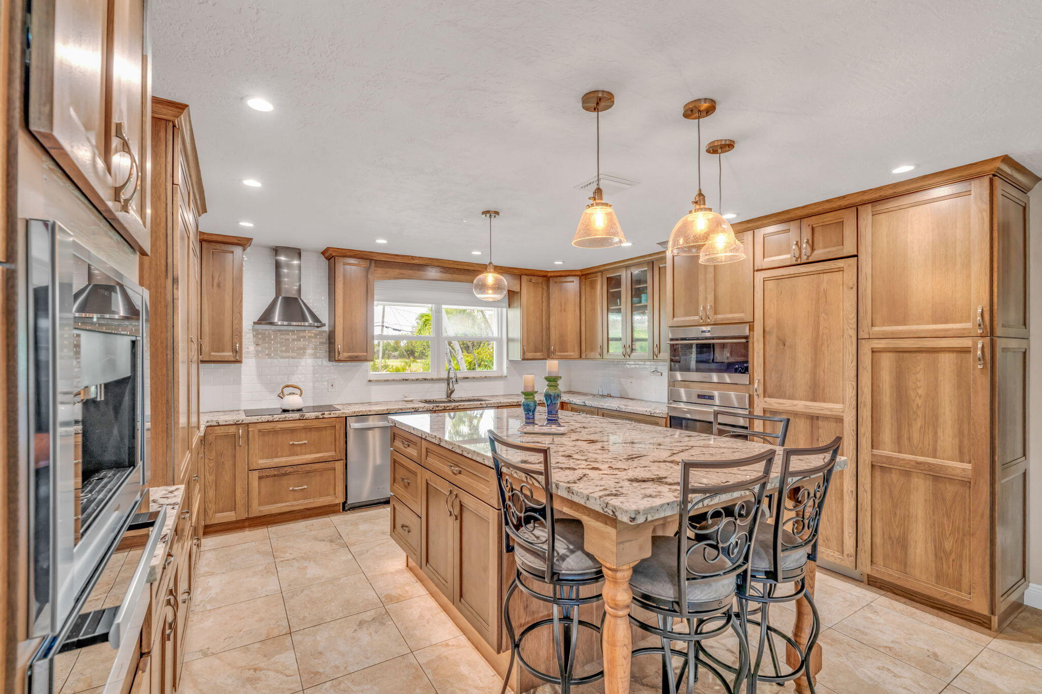 Marathon, Florida, 33050, United States, 3 Bedrooms Bedrooms, ,4 BathroomsBathrooms,Residential,Active,2007211