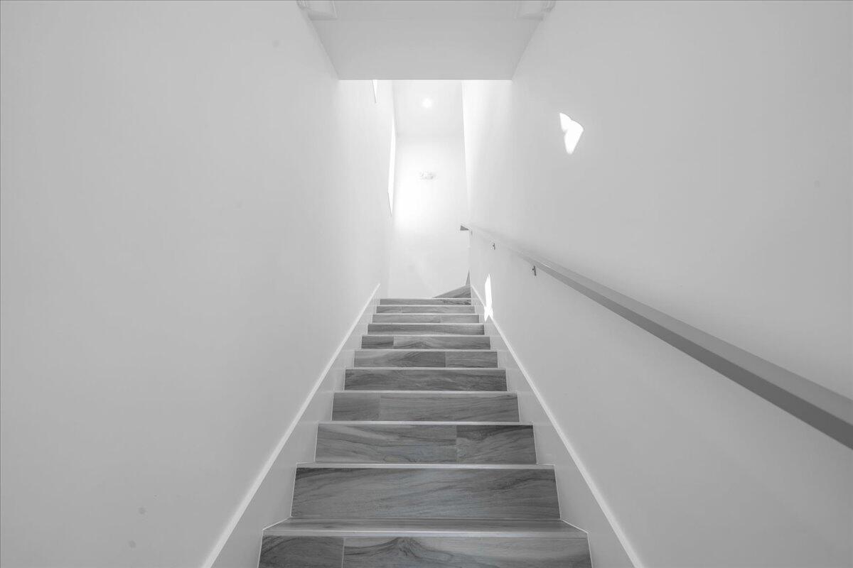 Marathon, Florida, 33050, United States, 5 Bedrooms Bedrooms, ,5 BathroomsBathrooms,Residential,Active,1998589