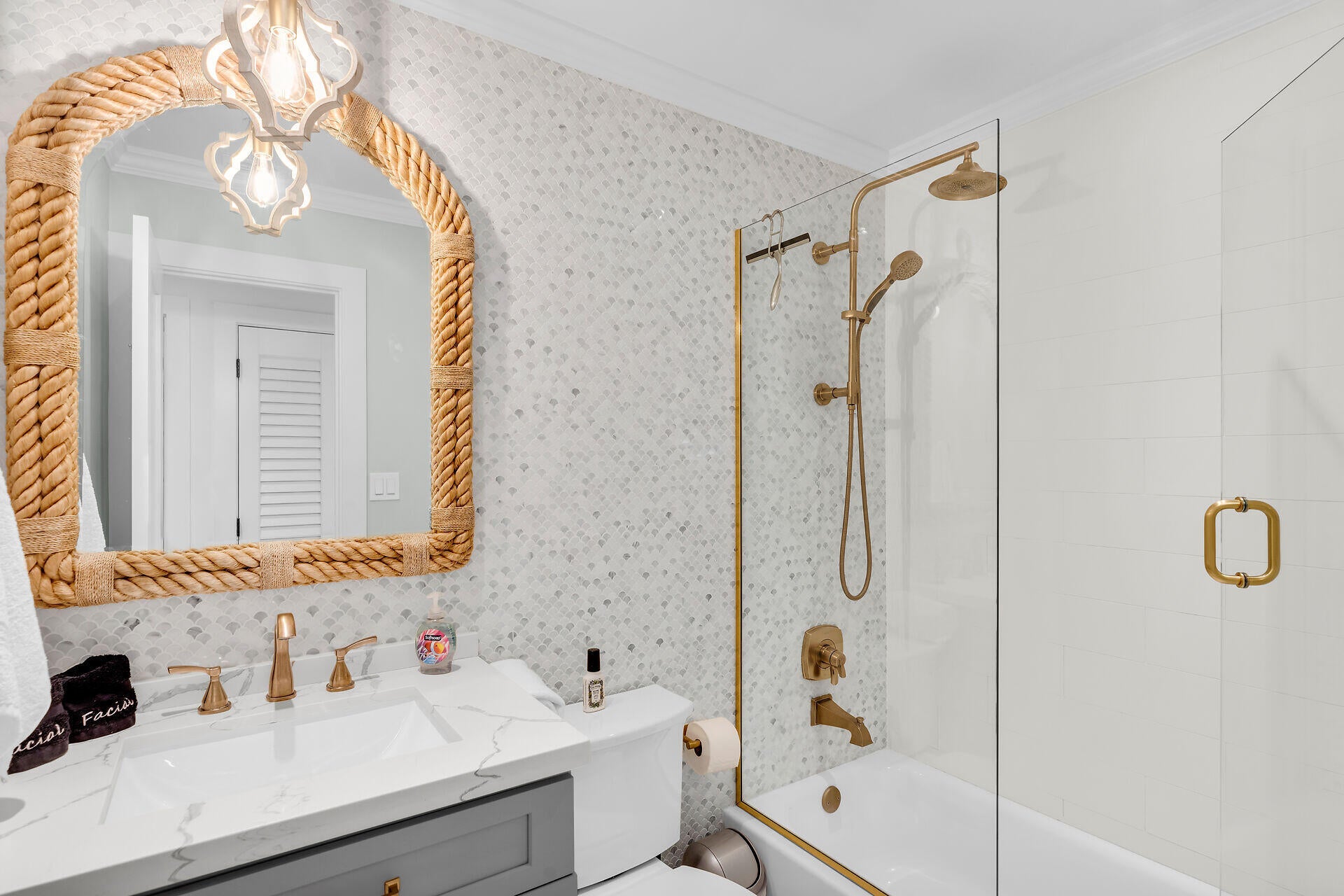 Key Haven, Florida, 33040, United States, 4 Bedrooms Bedrooms, ,3 BathroomsBathrooms,Residential,Active,1905363