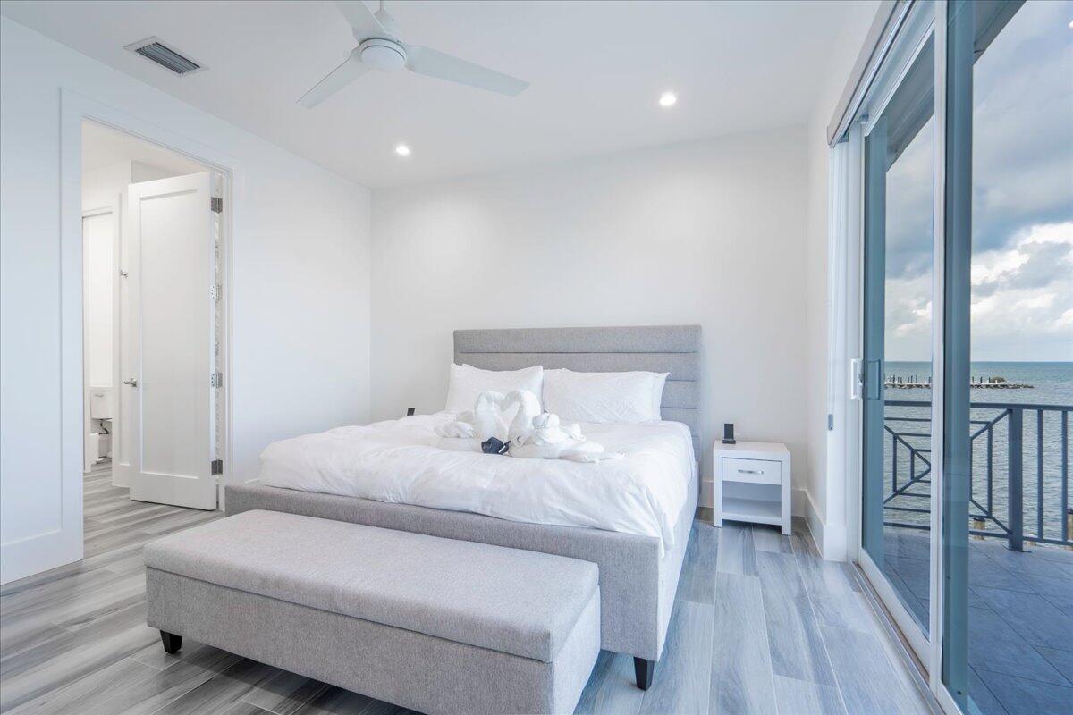 Marathon, Florida, 33050, United States, 5 Bedrooms Bedrooms, ,5 BathroomsBathrooms,Residential,Active,1998589