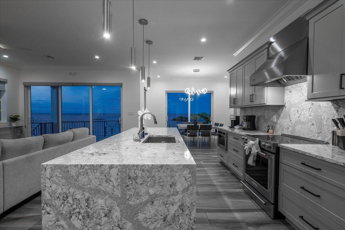 Marathon, Florida, 33050, United States, 5 Bedrooms Bedrooms, ,5 BathroomsBathrooms,Residential,Active,1998589