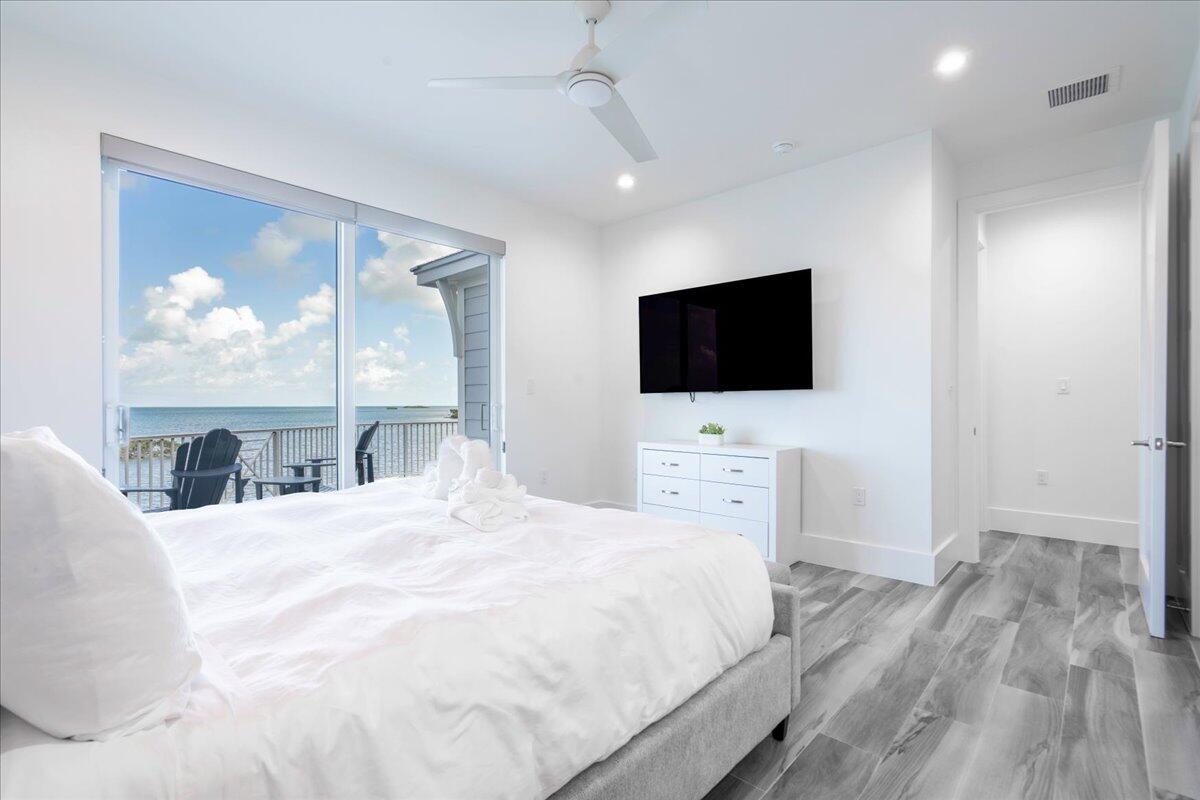 Marathon, Florida, 33050, United States, 5 Bedrooms Bedrooms, ,5 BathroomsBathrooms,Residential,Active,1998589