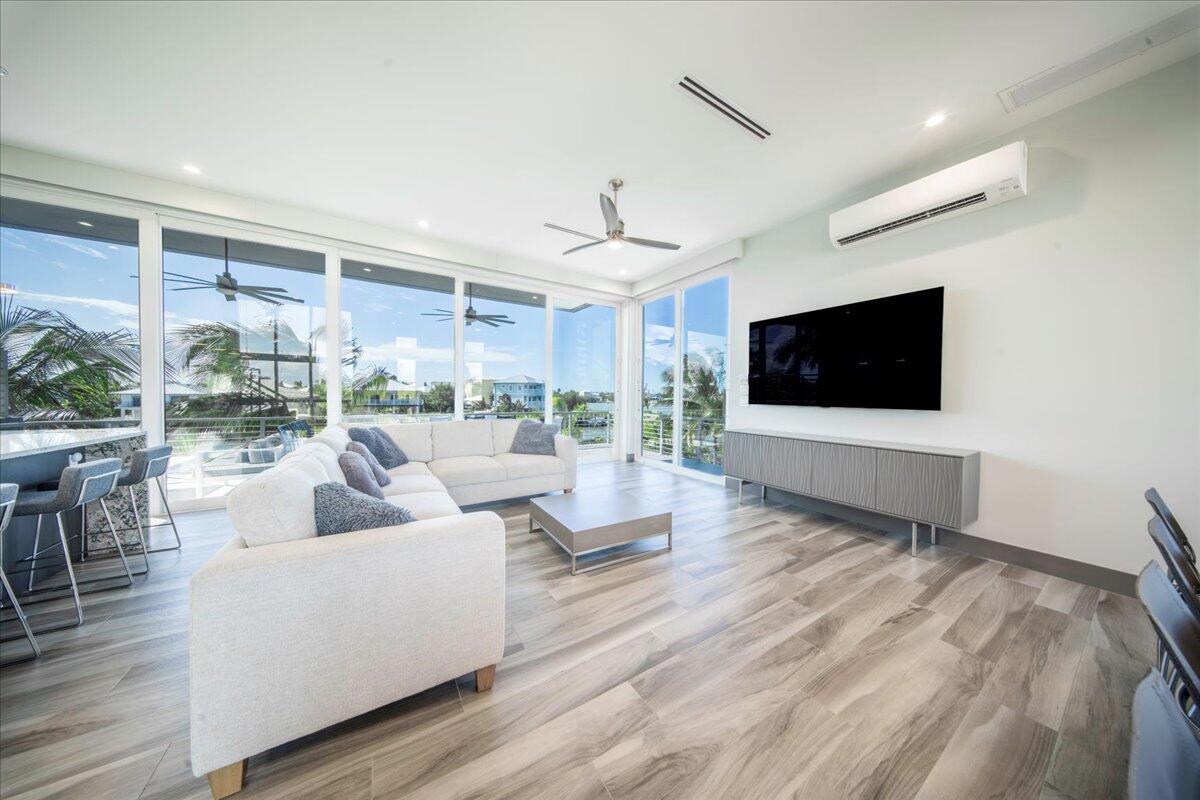 Marathon, Florida, 33050, United States, 3 Bedrooms Bedrooms, ,3 BathroomsBathrooms,Residential,Active,1998583