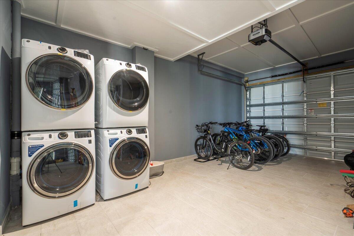 Marathon, Florida, 33050, United States, 5 Bedrooms Bedrooms, ,5 BathroomsBathrooms,Residential,Active,1998589