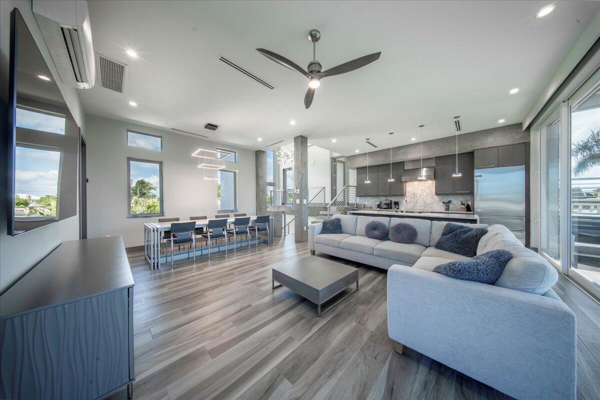 Marathon, Florida, 33050, United States, 3 Bedrooms Bedrooms, ,3 BathroomsBathrooms,Residential,Active,1998583