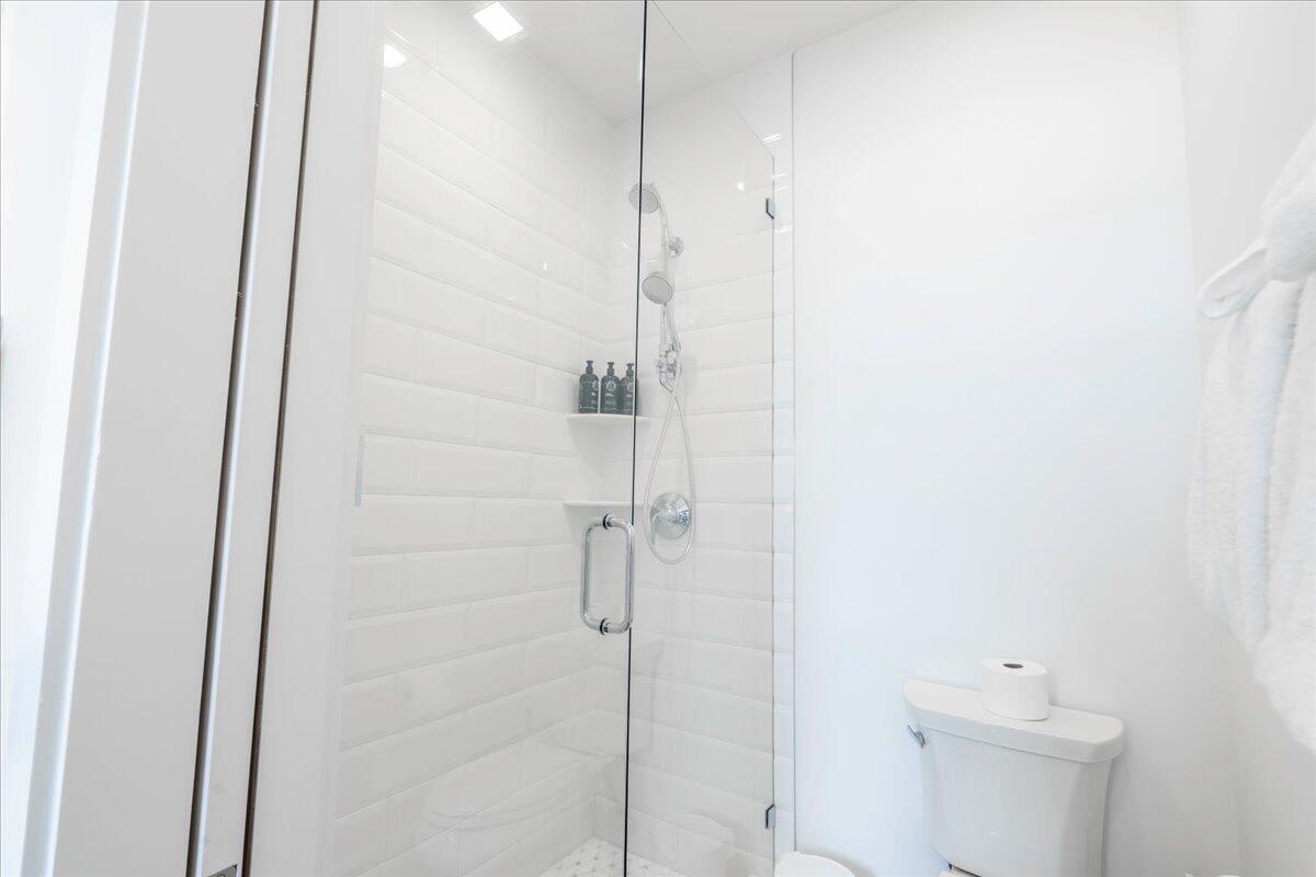 Marathon, Florida, 33050, United States, 5 Bedrooms Bedrooms, ,5 BathroomsBathrooms,Residential,Active,1998589