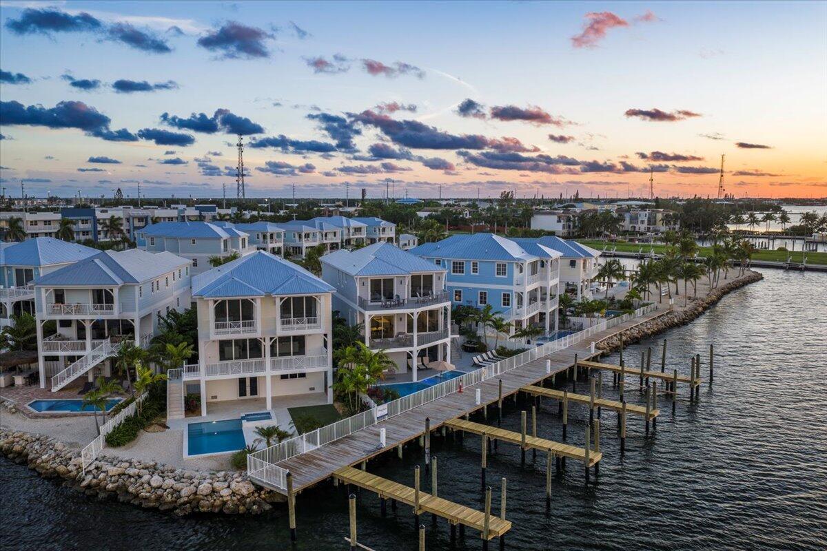 Marathon, Florida, 33050, United States, 5 Bedrooms Bedrooms, ,5 BathroomsBathrooms,Residential,Active,1998589