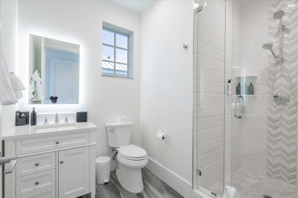 Marathon, Florida, 33050, United States, 5 Bedrooms Bedrooms, ,5 BathroomsBathrooms,Residential,Active,1998589