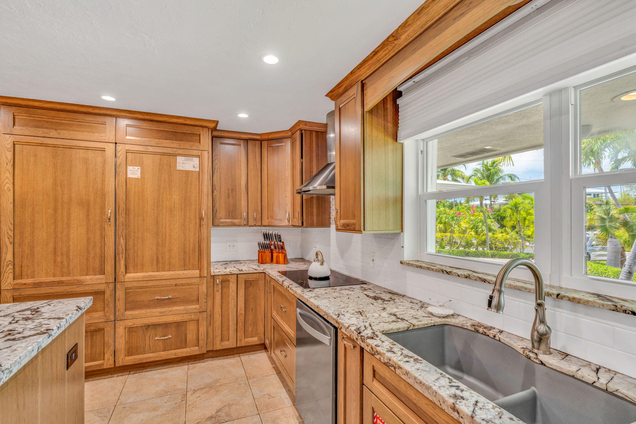 Marathon, Florida, 33050, United States, 3 Bedrooms Bedrooms, ,4 BathroomsBathrooms,Residential,Active,2007211