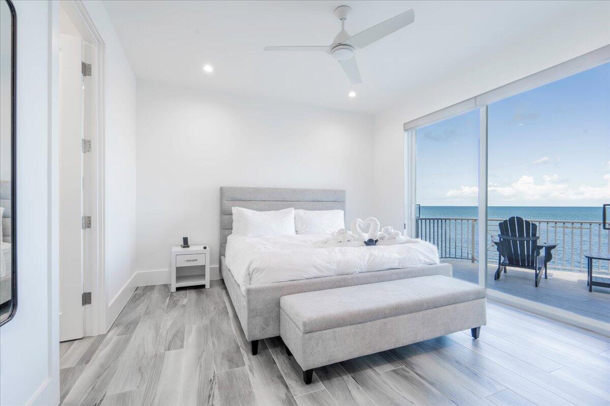 Marathon, Florida, 33050, United States, 5 Bedrooms Bedrooms, ,5 BathroomsBathrooms,Residential,Active,1998589