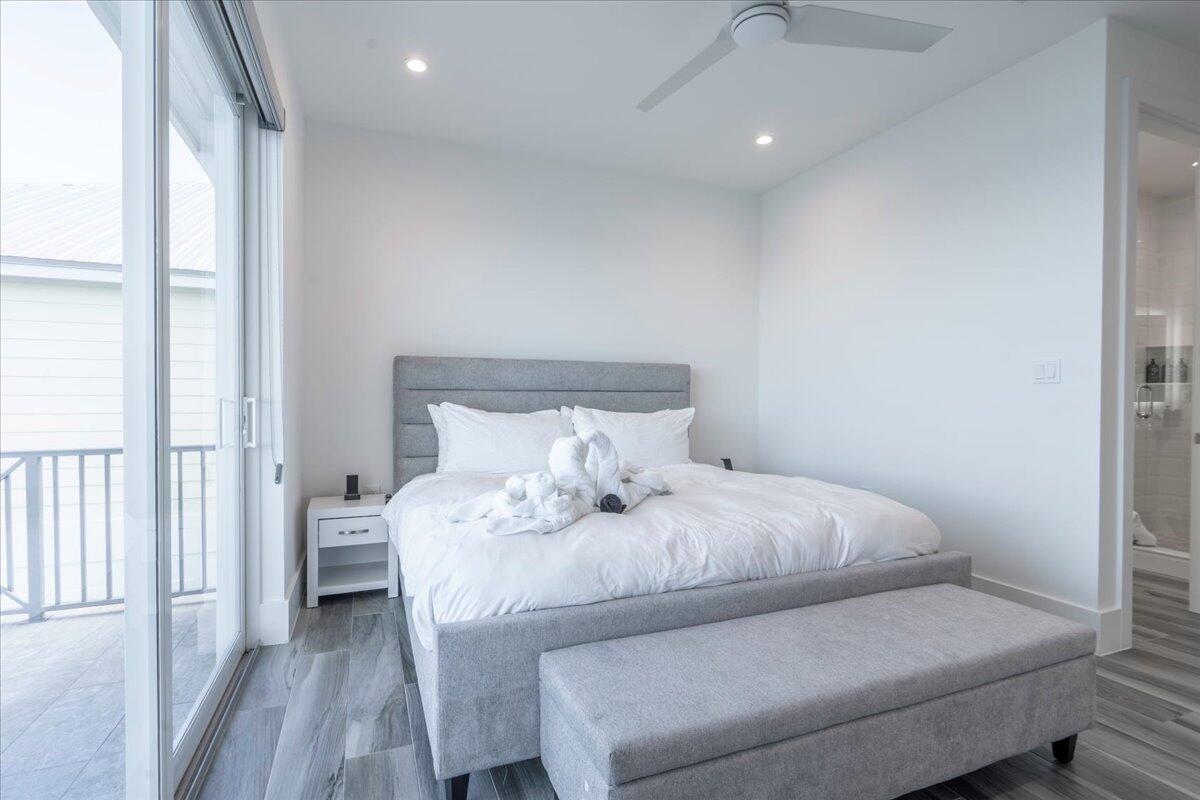 Marathon, Florida, 33050, United States, 5 Bedrooms Bedrooms, ,5 BathroomsBathrooms,Residential,Active,1998589