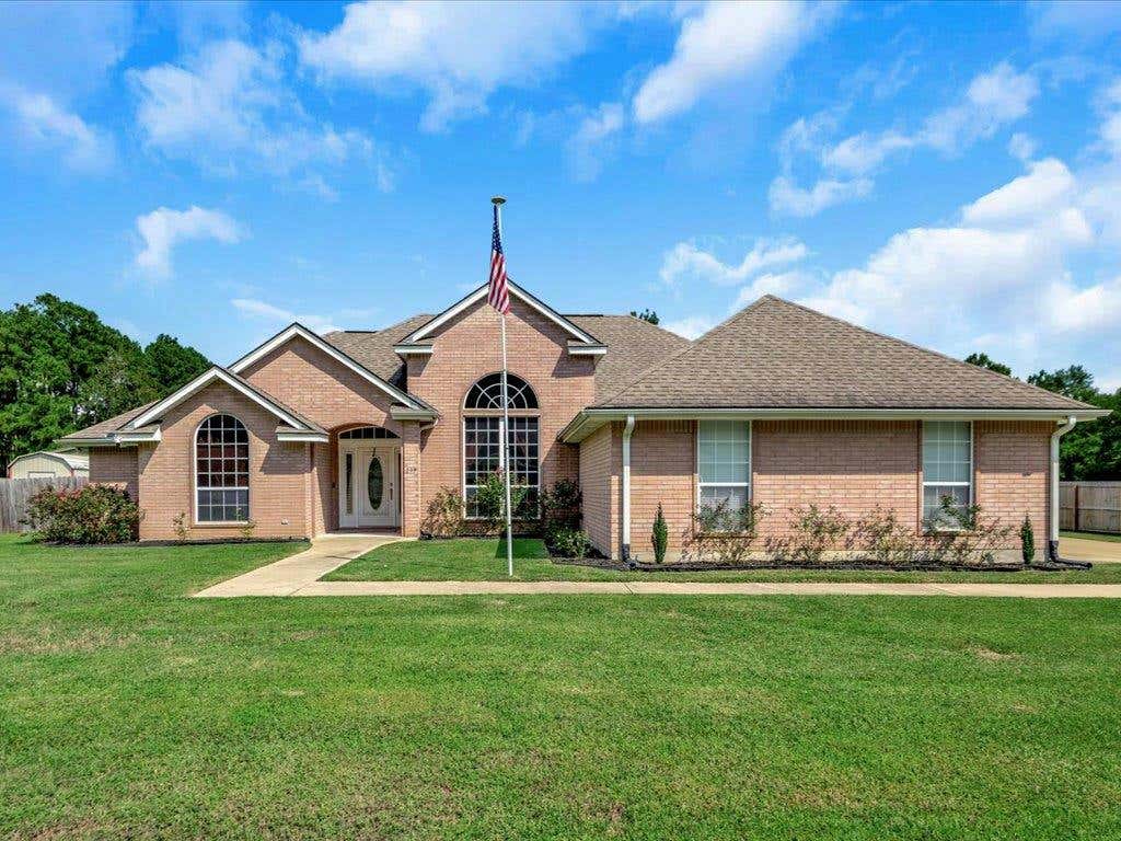 235 CREEKWOOD DR, HUNTINGTON, TX 75949, photo 1 of 31