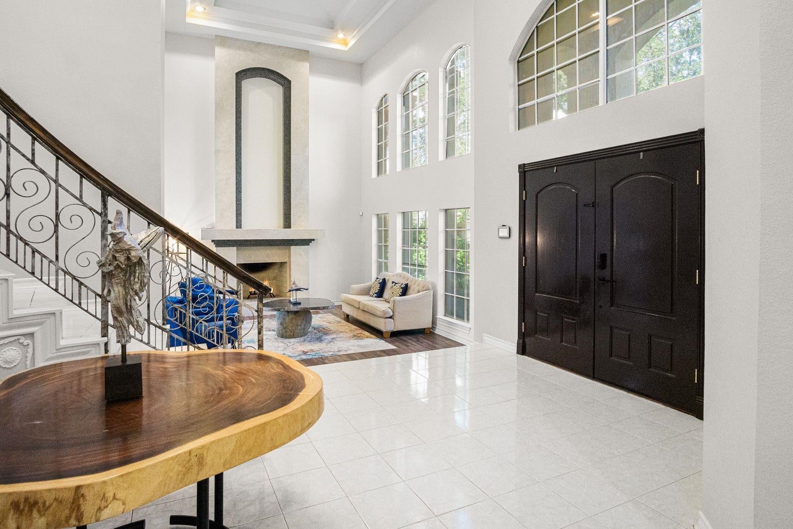 Laredo, Texas, 78045, United States, 5 Bedrooms Bedrooms, ,6 BathroomsBathrooms,Residential,Active,1963408