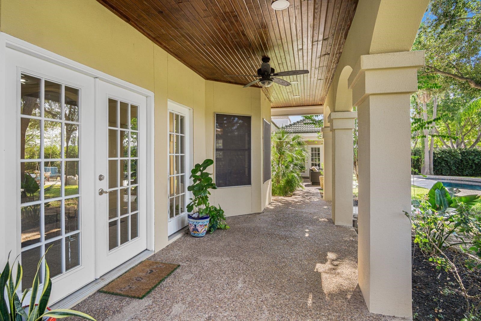 Laredo, Texas, 78045, United States, 5 Bedrooms Bedrooms, ,6 BathroomsBathrooms,Residential,Active,1963408