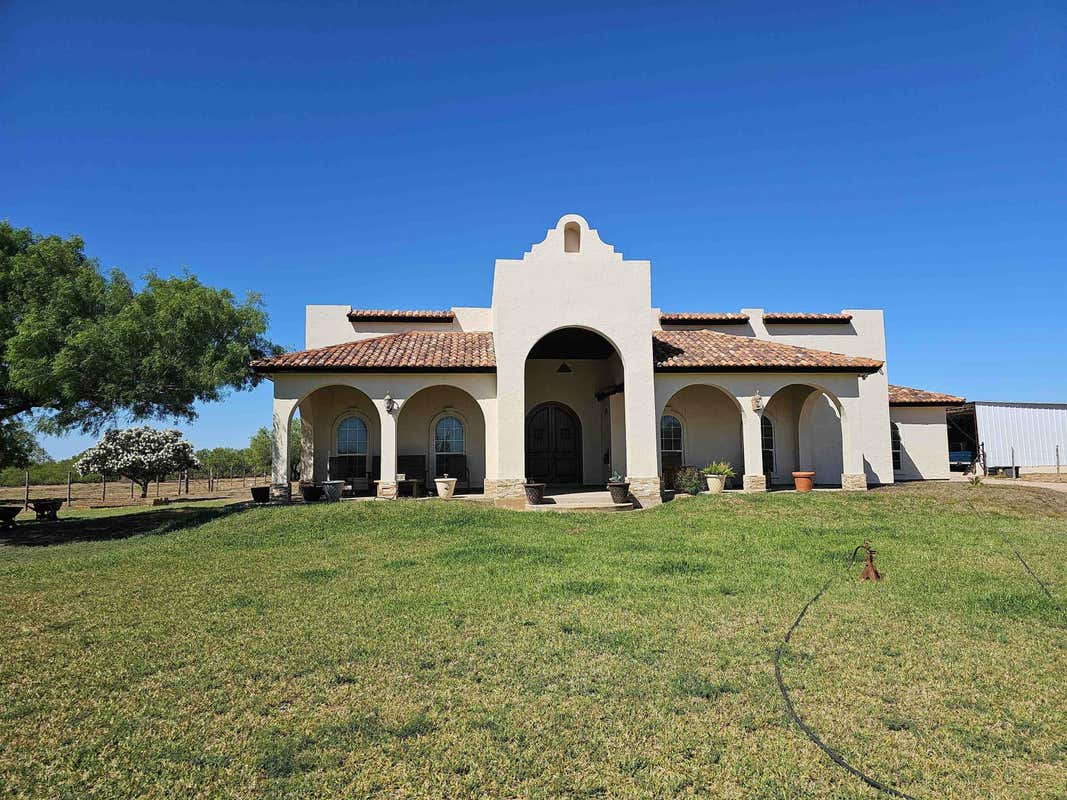 174 GARZA JONES LN, LAREDO, TX 78045, photo 1 of 36