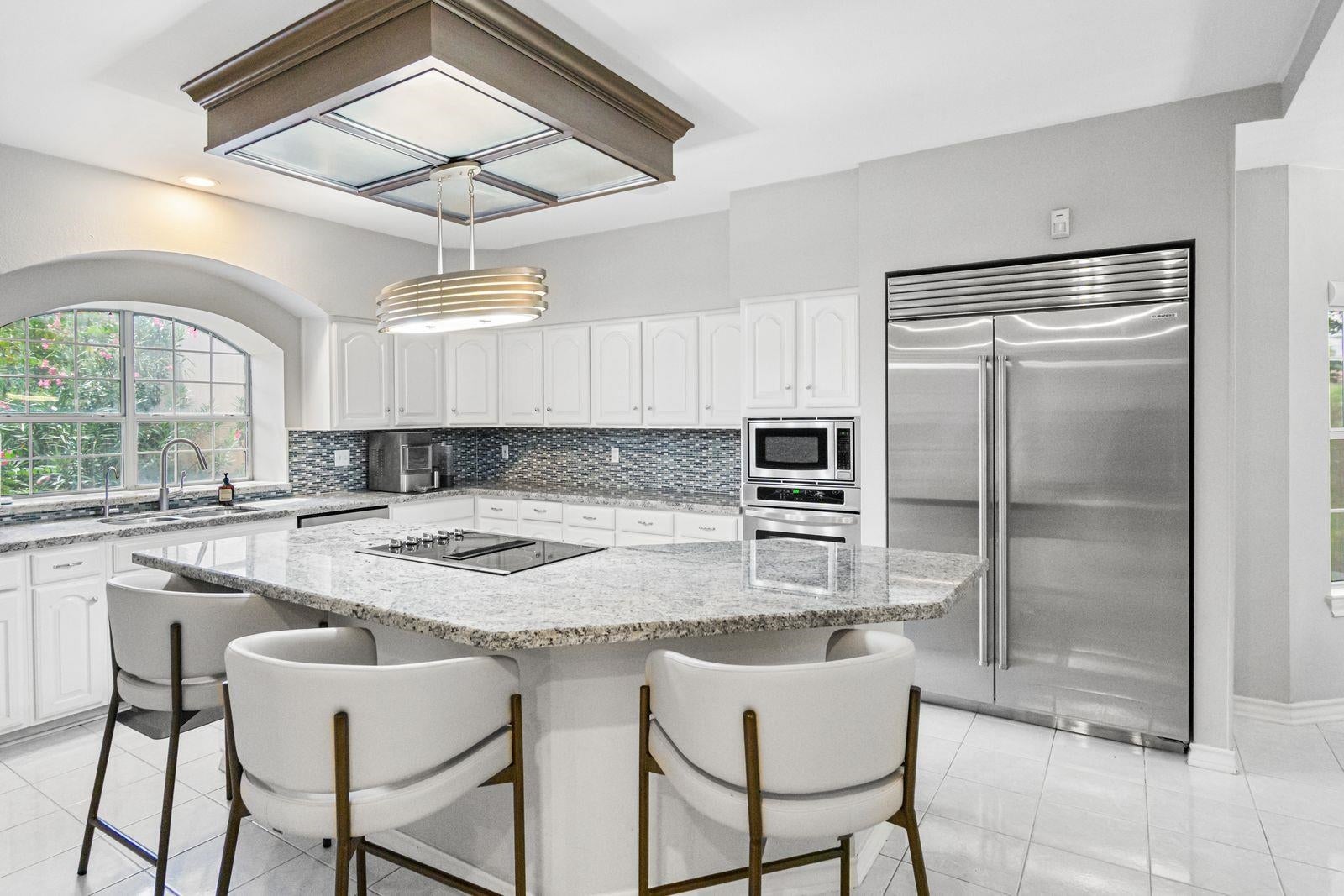 Laredo, Texas, 78045, United States, 5 Bedrooms Bedrooms, ,6 BathroomsBathrooms,Residential,Active,1963408