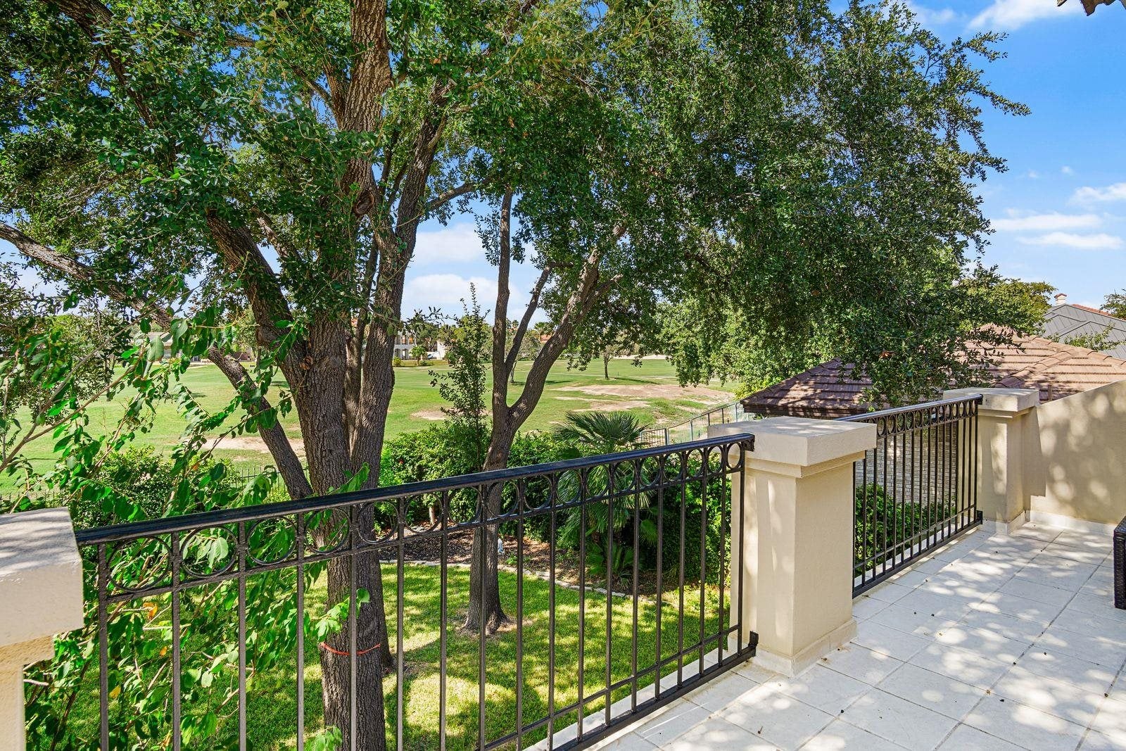 Laredo, Texas, 78045, United States, 5 Bedrooms Bedrooms, ,6 BathroomsBathrooms,Residential,Active,1963408