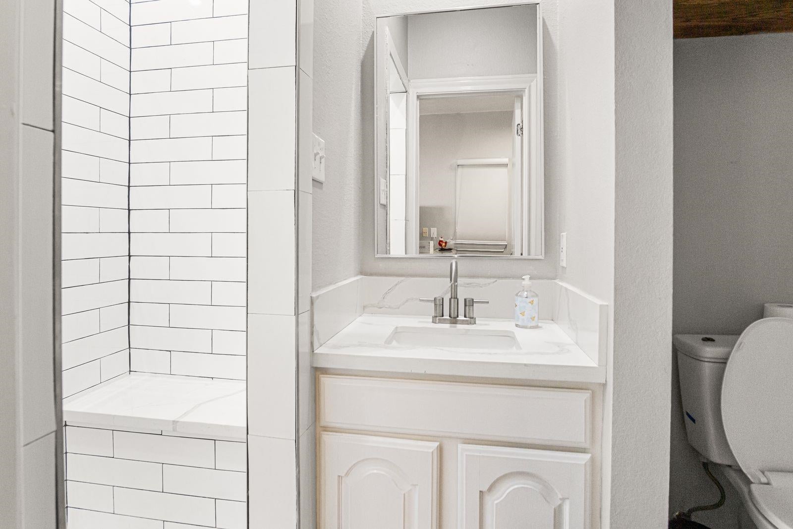 Laredo, Texas, 78045, United States, 5 Bedrooms Bedrooms, ,6 BathroomsBathrooms,Residential,Active,1963408