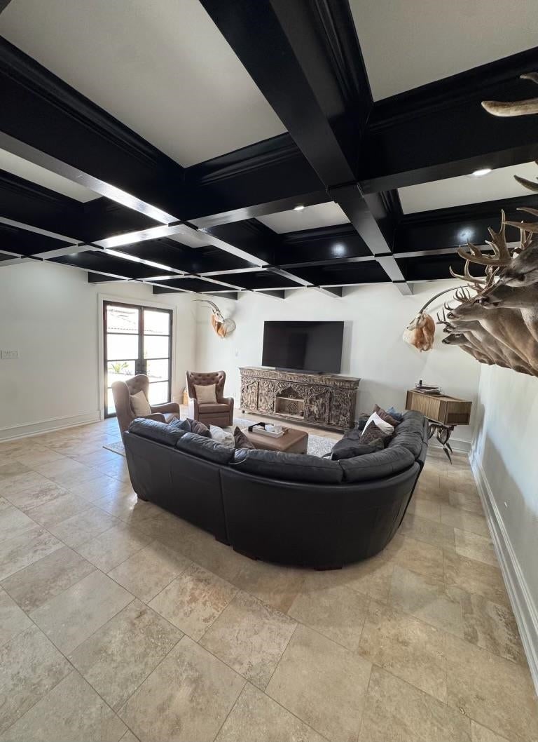 Laredo, Texas, 78041, United States, 6 Bedrooms Bedrooms, ,5 BathroomsBathrooms,Residential,Active,1903199