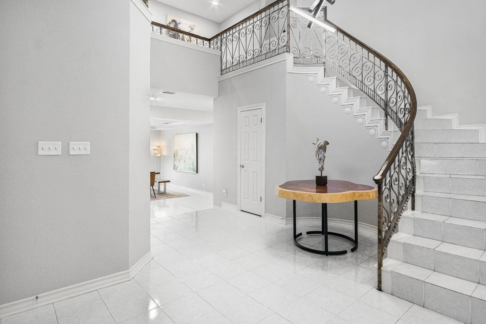 Laredo, Texas, 78045, United States, 5 Bedrooms Bedrooms, ,6 BathroomsBathrooms,Residential,Active,1963408