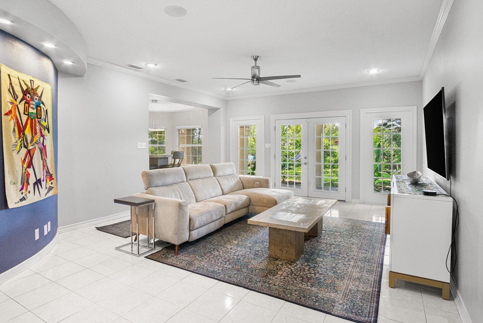 Laredo, Texas, 78045, United States, 5 Bedrooms Bedrooms, ,6 BathroomsBathrooms,Residential,Active,1963408