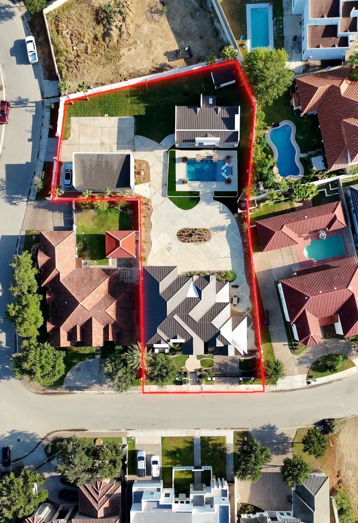 Laredo, Texas, 78041, United States, 6 Bedrooms Bedrooms, ,5 BathroomsBathrooms,Residential,Active,1903199