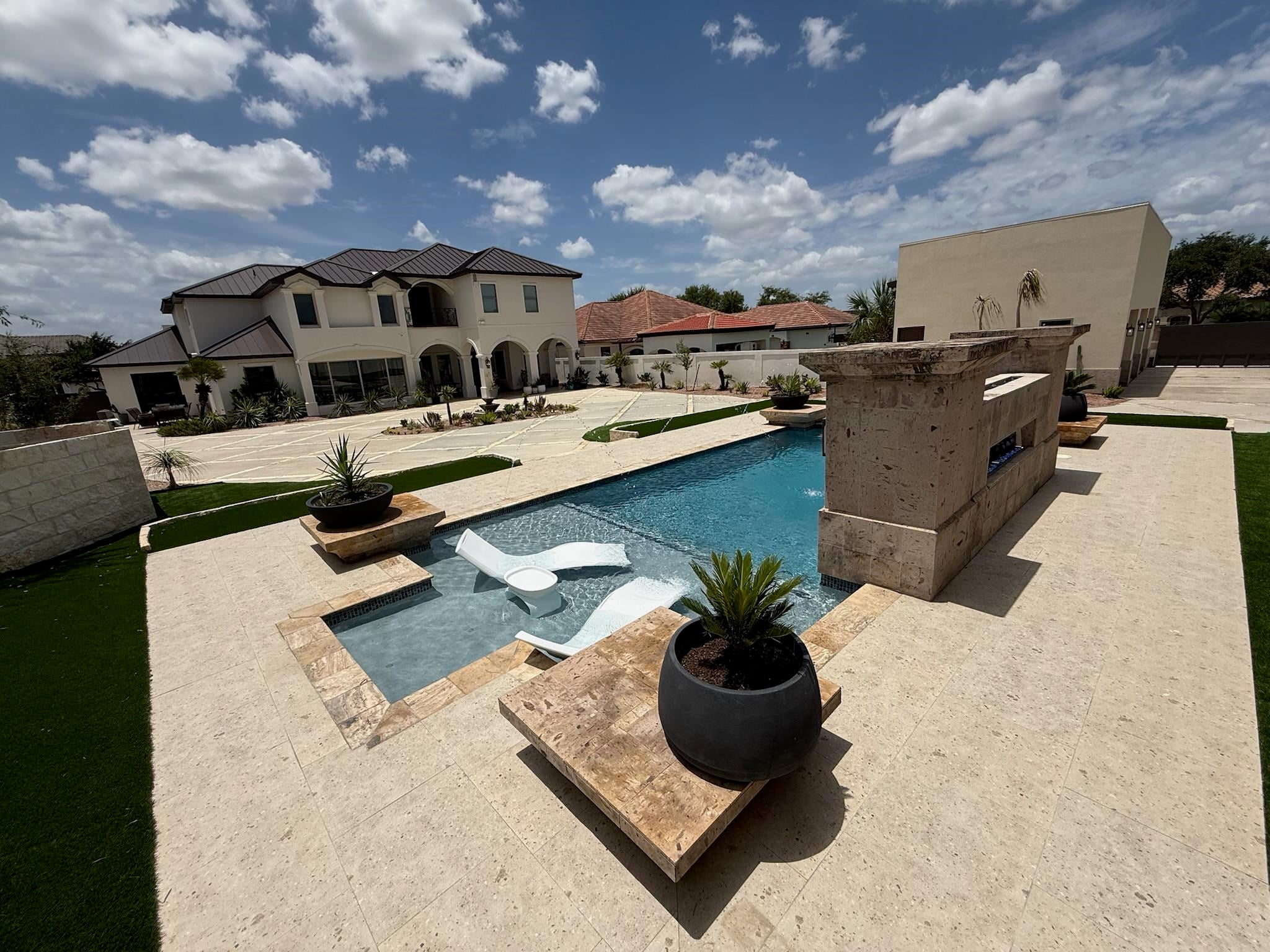 Laredo, Texas, 78041, United States, 6 Bedrooms Bedrooms, ,5 BathroomsBathrooms,Residential,Active,1903199