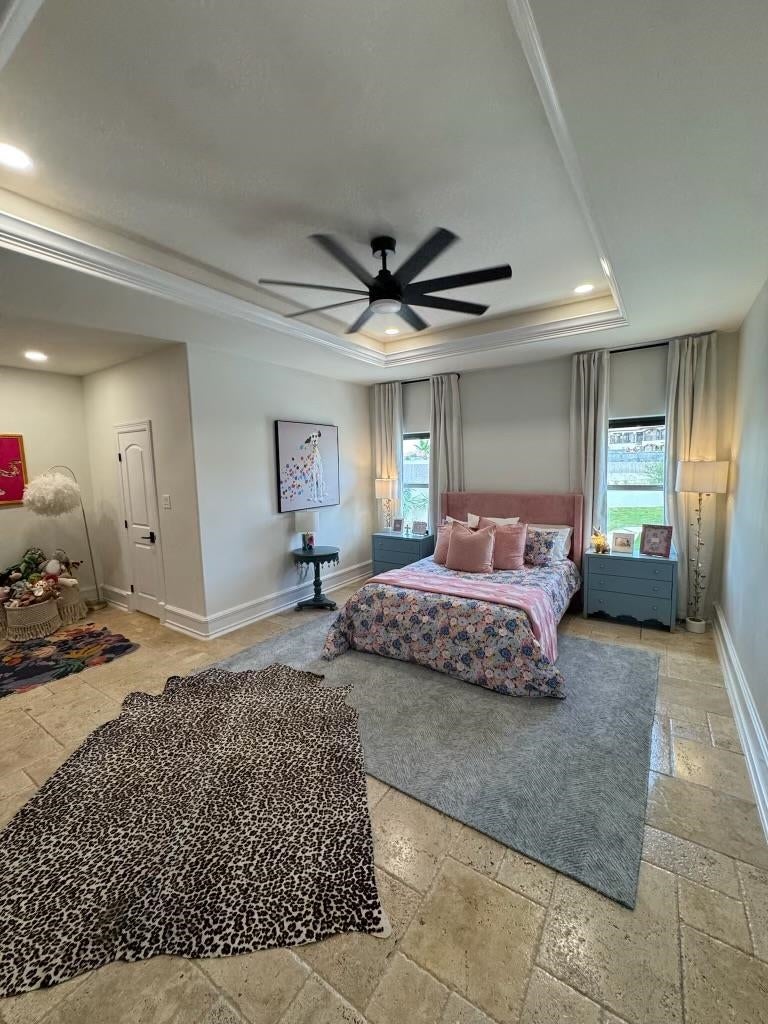 Laredo, Texas, 78041, United States, 6 Bedrooms Bedrooms, ,5 BathroomsBathrooms,Residential,Active,1903199
