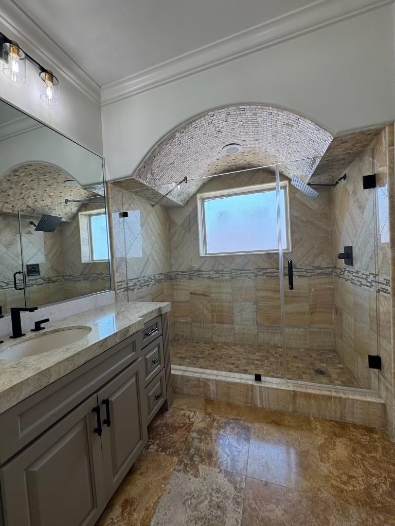 Laredo, Texas, 78041, United States, 6 Bedrooms Bedrooms, ,5 BathroomsBathrooms,Residential,Active,1903199