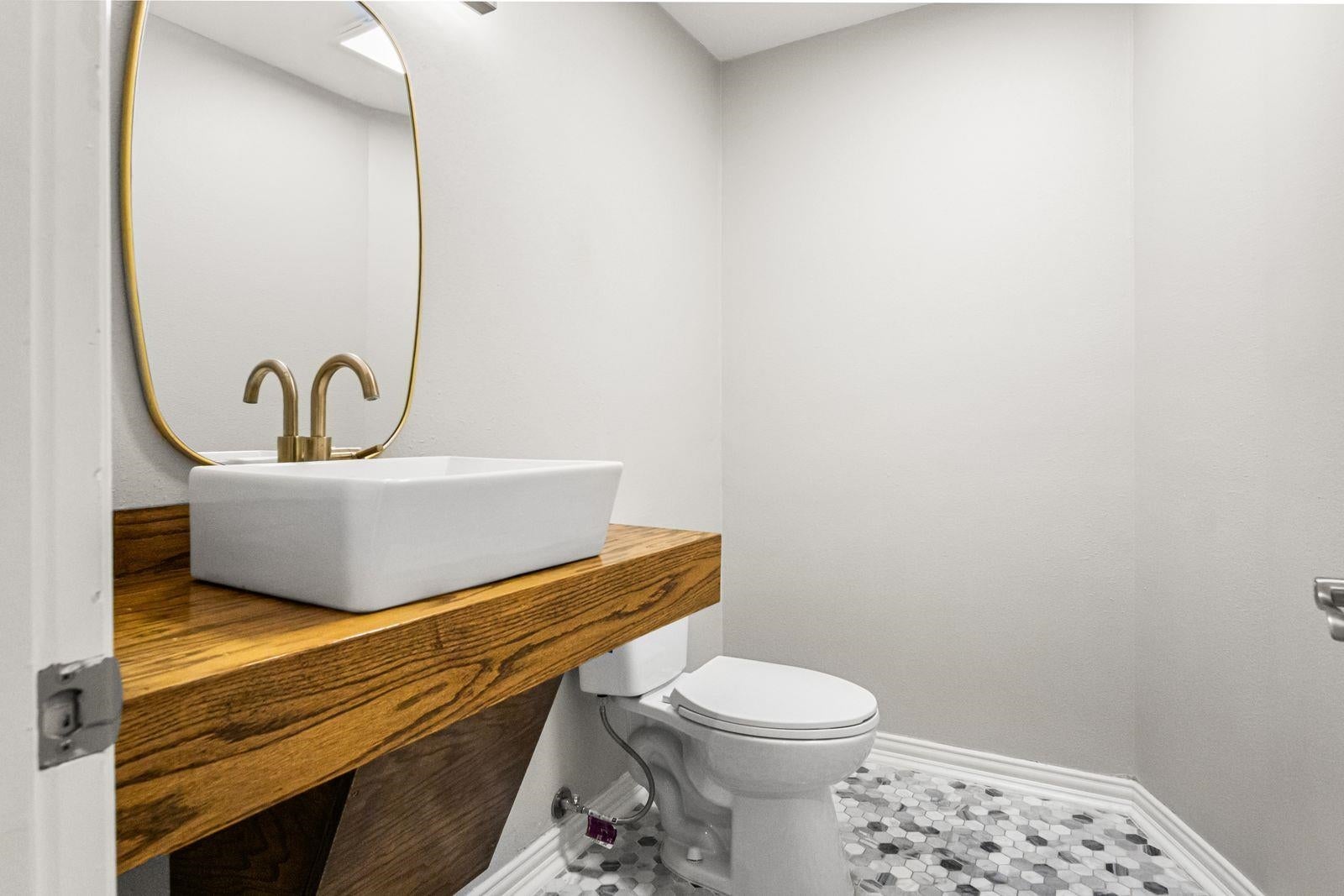 Laredo, Texas, 78045, United States, 5 Bedrooms Bedrooms, ,6 BathroomsBathrooms,Residential,Active,1963408