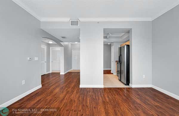 533 NE 3RD AVE APT 401, FORT LAUDERDALE, FL 33301, photo 2 of 40