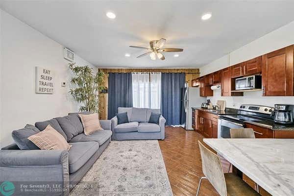 1617 SE 4TH ST, DEERFIELD BEACH, FL 33441, photo 4 of 39