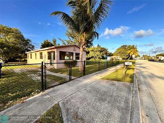 752 W 10TH ST, RIVIERA BEACH, FL 33404 - Image 1