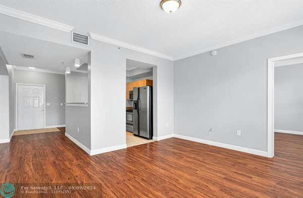 533 NE 3RD AVE APT 401, FORT LAUDERDALE, FL 33301, photo 3 of 40