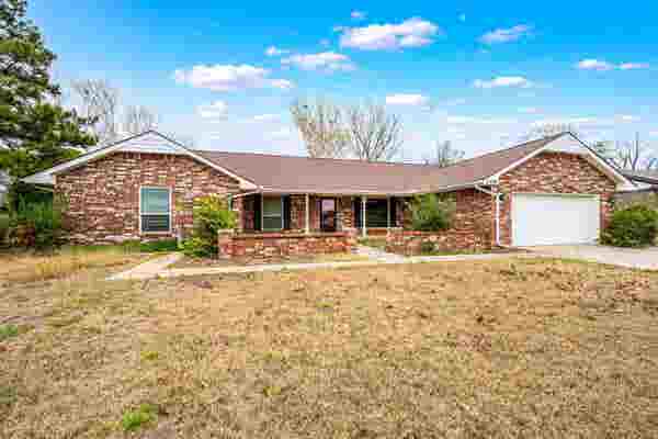 2306 NORTHRIDGE DR, DUNCAN, OK 73533, photo 1 of 39