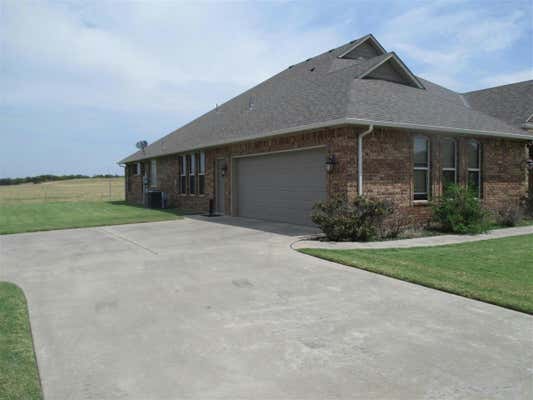 2422 NE MEADOWLARK LN, LAWTON, OK 73507, photo 2 of 24