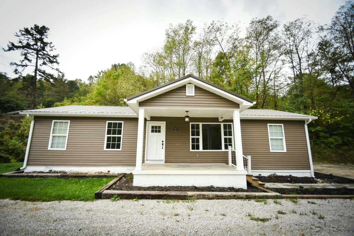 10227 HIGHWAY 421 N, MCKEE, KY 40447, photo 1 of 23