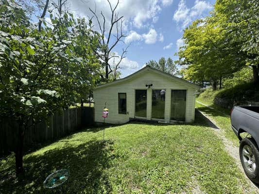 104 PINEWAY AVE, IRVINE, KY 40336 - Image 1