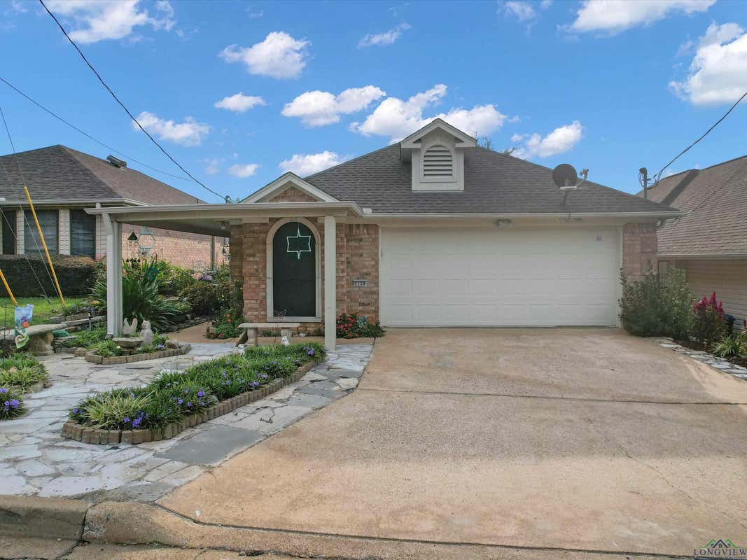 2728 TIMBERWOOD TRL, LONGVIEW, TX 75605, photo 1 of 30