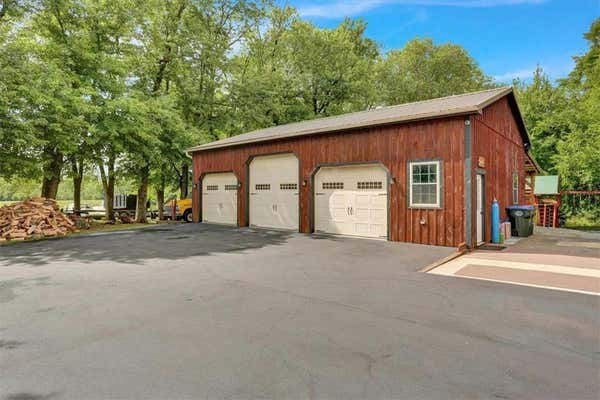 1050 GROSSER RD, DOUGLASS TWP, PA 19525, photo 5 of 50